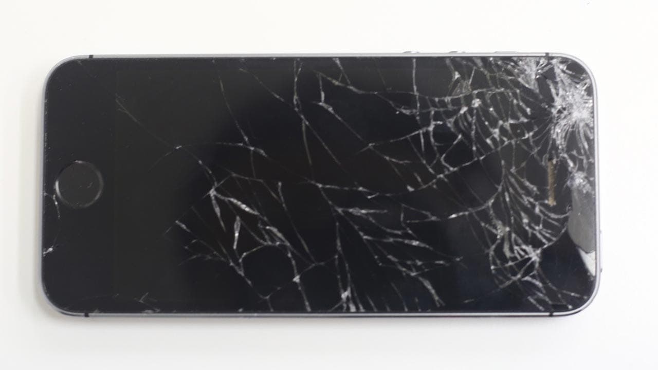 iPhoneの4人に1人が画面割れ経験！ 6割が「割れたまま使う」驚きの実態の画像1