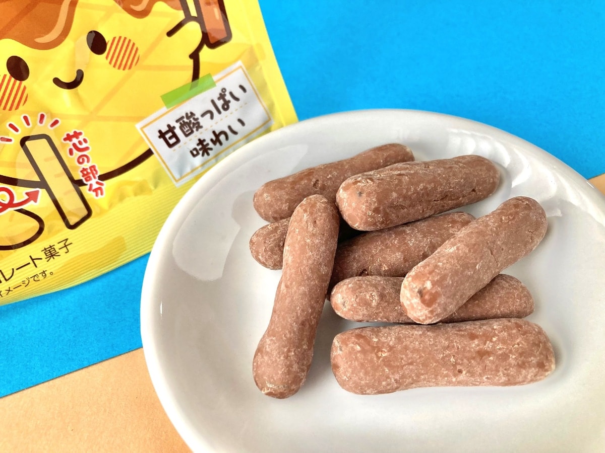 パイナップルのあの部分がお菓子に!【ファミマ限定】斬新なドライフルーツとチョコがマッチ!