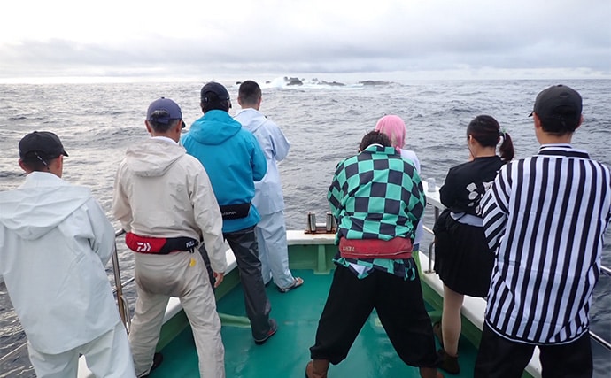 大物釣りの聖地『銭洲』で9.5kgカンパチをキャッチ！【とび島丸】ムロアジ泳がせ釣りにヒット