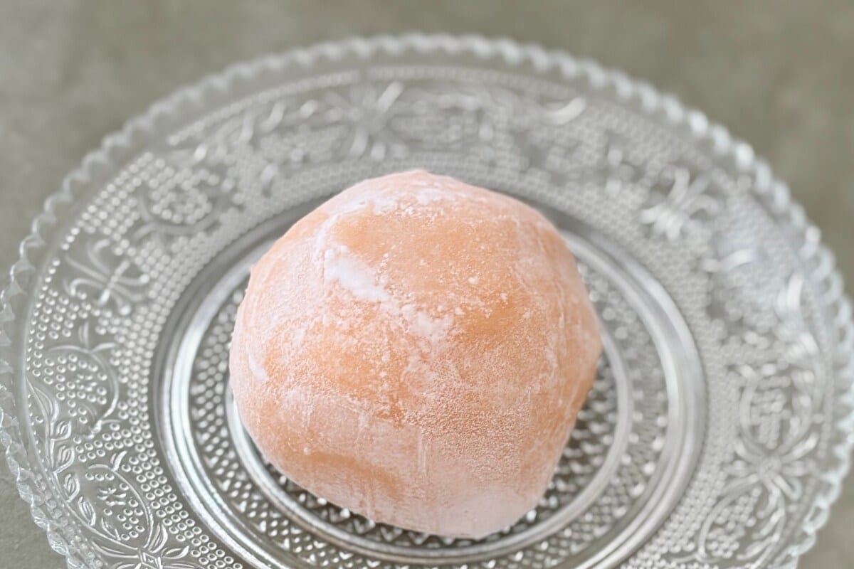 あの果物が「ごろっと入ってる」!【ファミマ限定】の大福が超美味です。