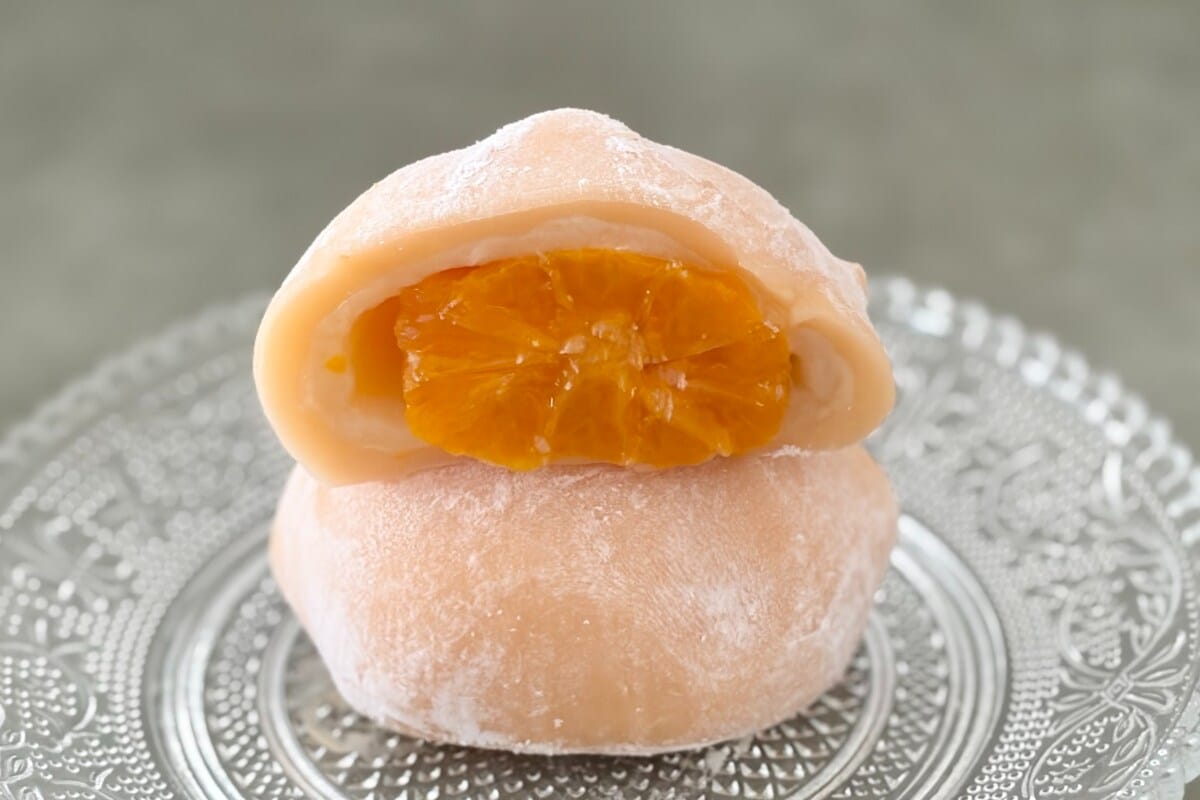 あの果物が「ごろっと入ってる」!【ファミマ限定】の大福が超美味です。