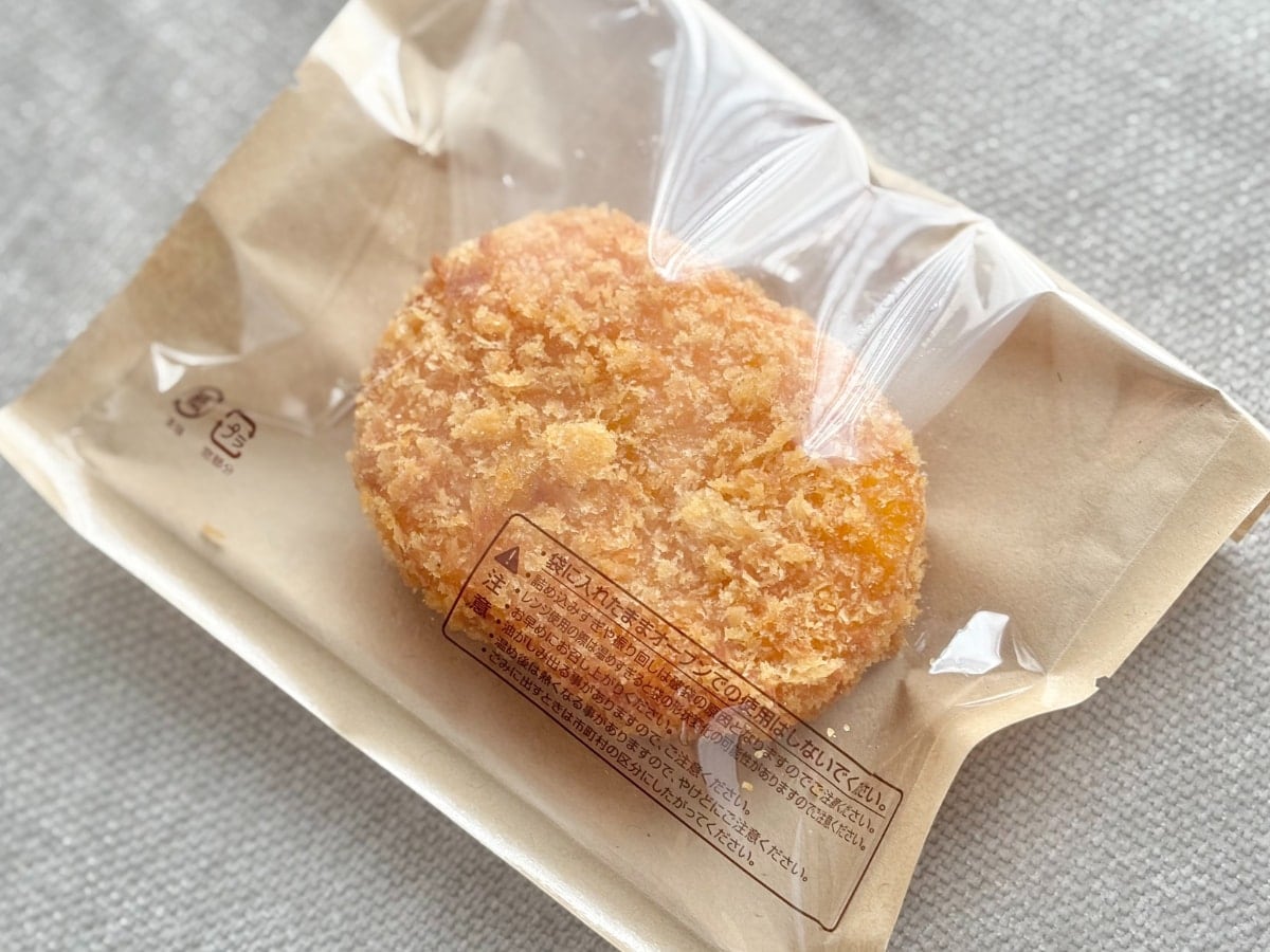 「不思議なほど」あの定番おやつの味！【ローソン】コラボコロッケを実食