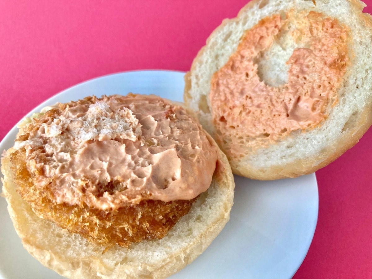 とにかく海老がたくさん!これは美味しい!【ファミマ】クオリティにびっくりの海老カツバーガー