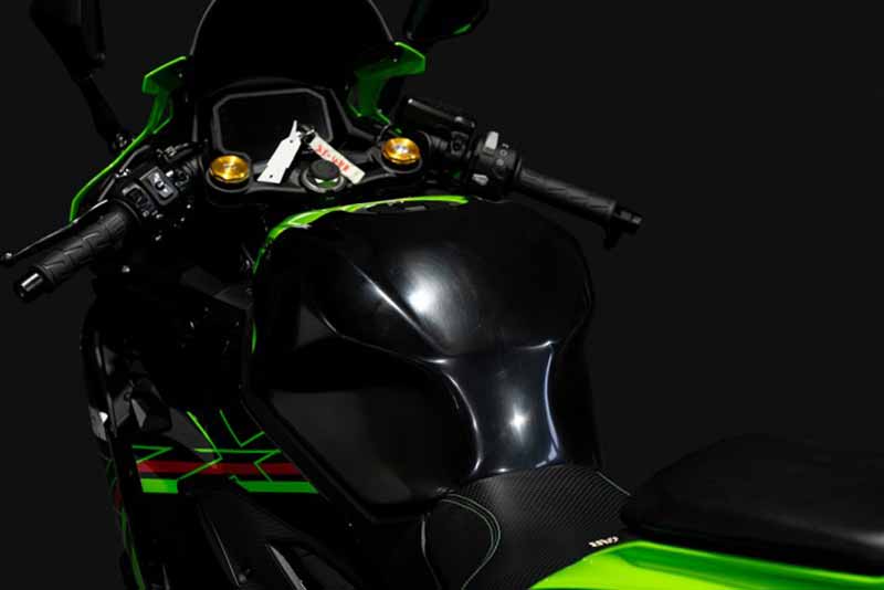山本 剛大選手が監修した ZX-25R／ZX-4R用「スポーツタンクカバー」がトリックスターから発売 記事3