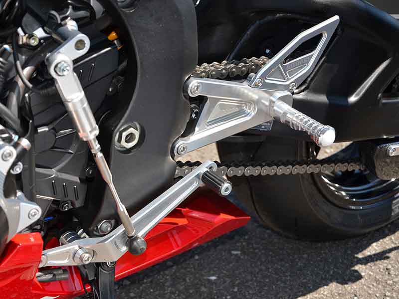 CBR1000RR-R（20～24）用「バックステップ」がアグラスから発売！ 記事2