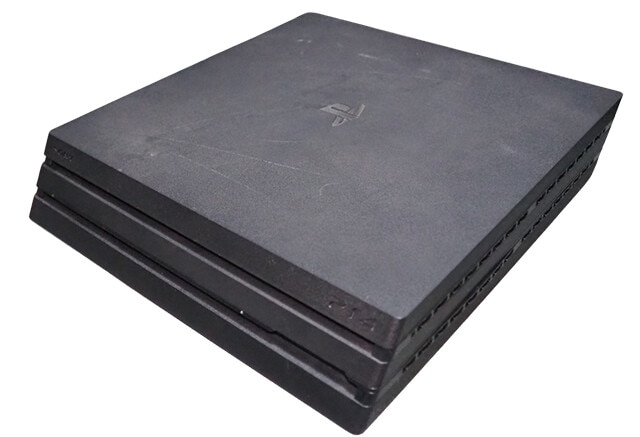 【2014】PlayStation 4(2月22日発売)YouTubeやTwitchへの配信機能やSNS投稿機能を実装。SNS時代に遠距離でもゲームプレイを共有するという「シェア機能」でゲームの新たなプレイスタイルを提唱した