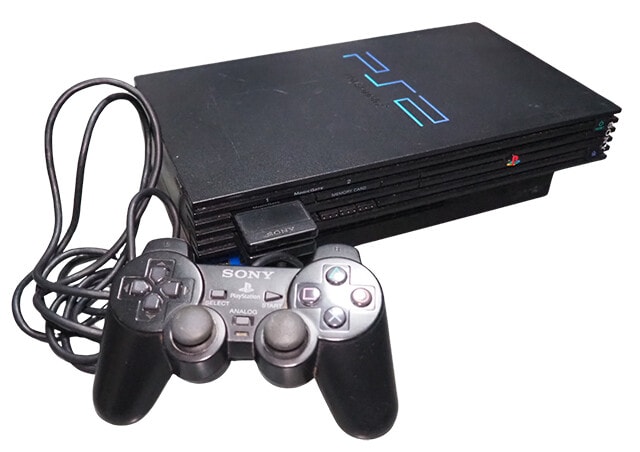 【2000】PlayStation 2(3月4日発売)次世代メディアDVDを採用し、「PS1」の後方互換を備えたことで発売初日からスマッシュヒットを飛ばす。ここからソニーはゲーム機にビデオ再生機能などの付加機能をつけたマルチメディア機としての展開を進めていく