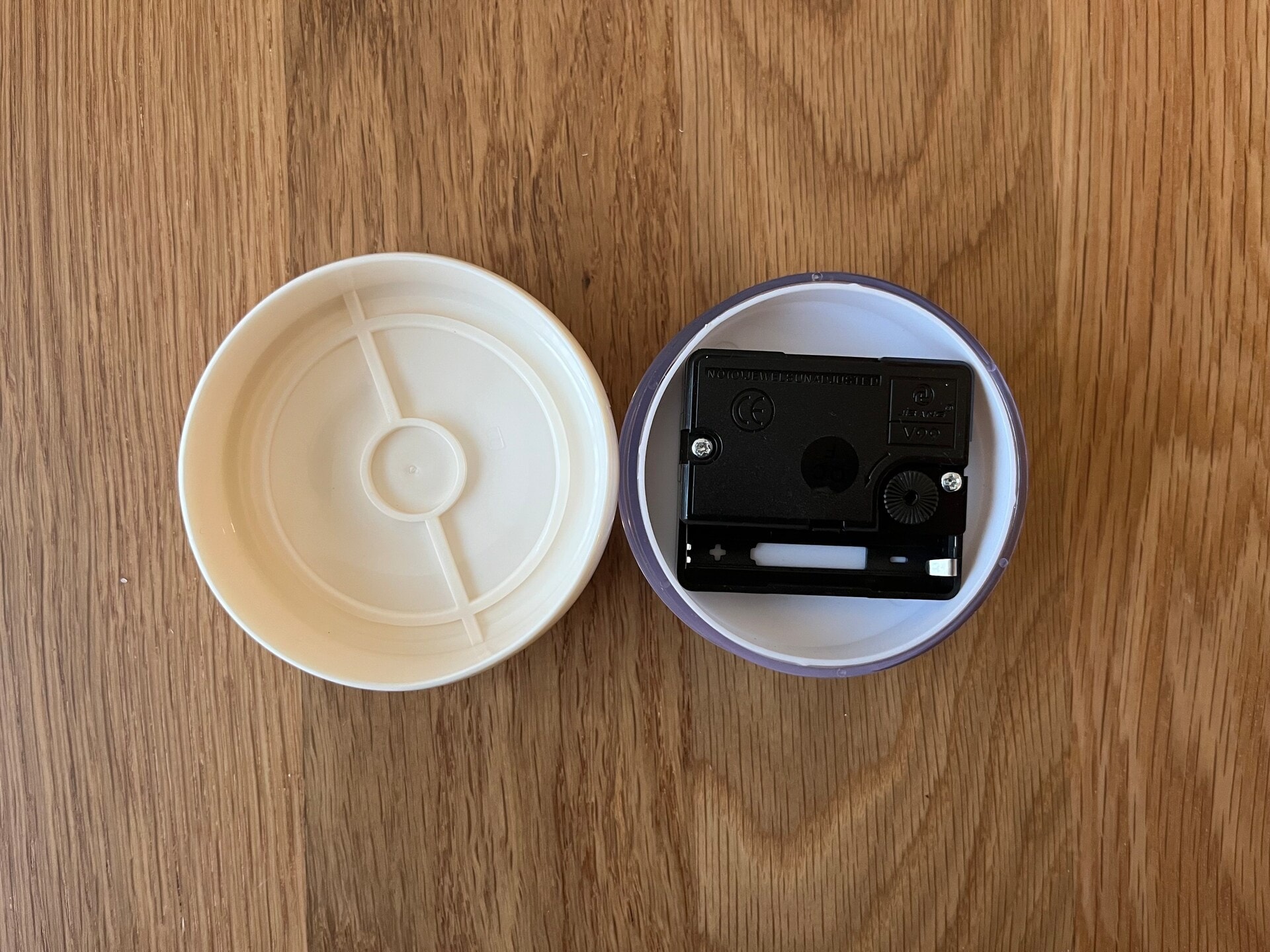 【100均】置き時計を5個買ってみた!ダイソー・セリア・キャン★ドゥの売り場を調査