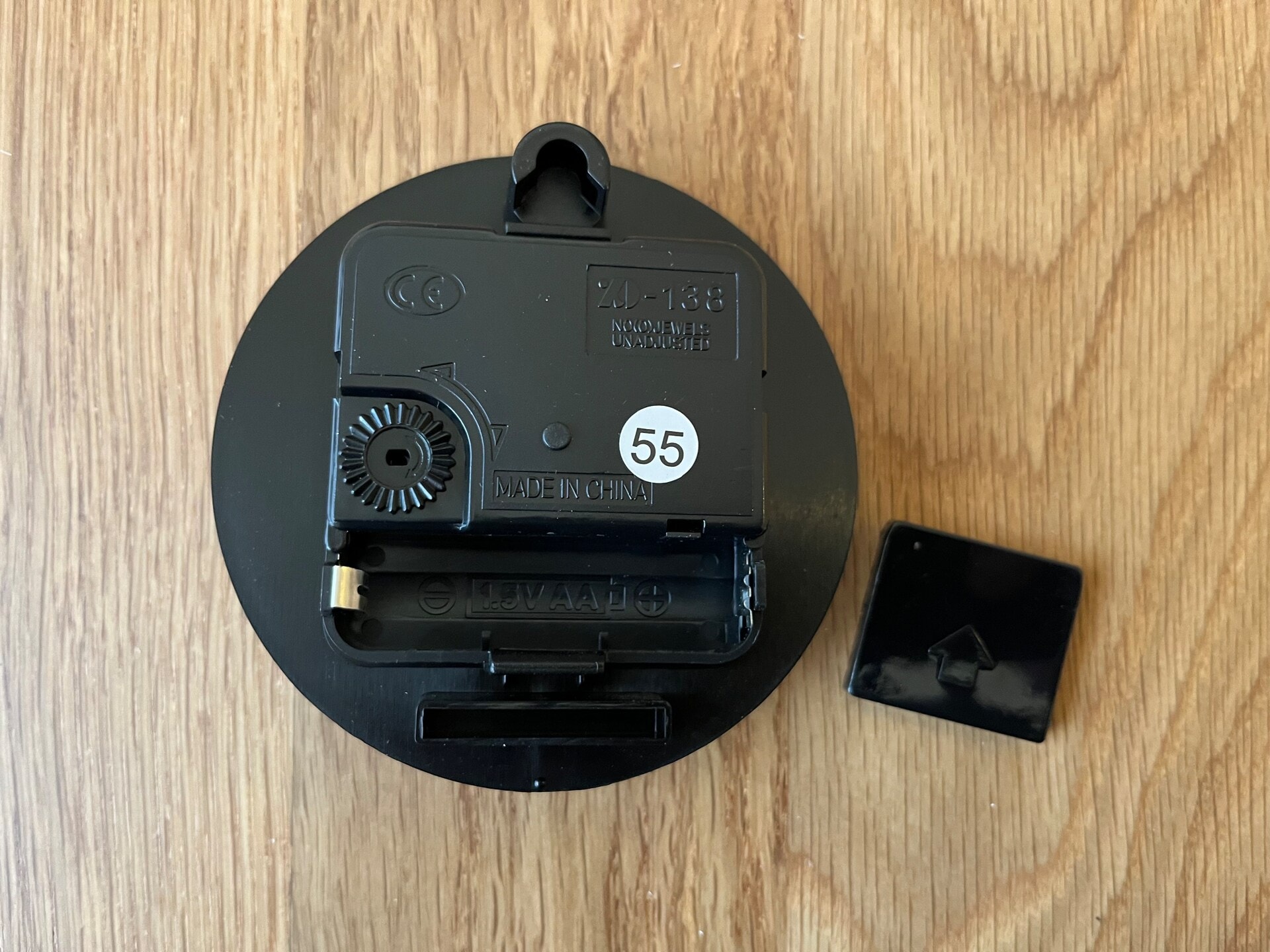 【100均】置き時計を5個買ってみた!ダイソー・セリア・キャン★ドゥの売り場を調査