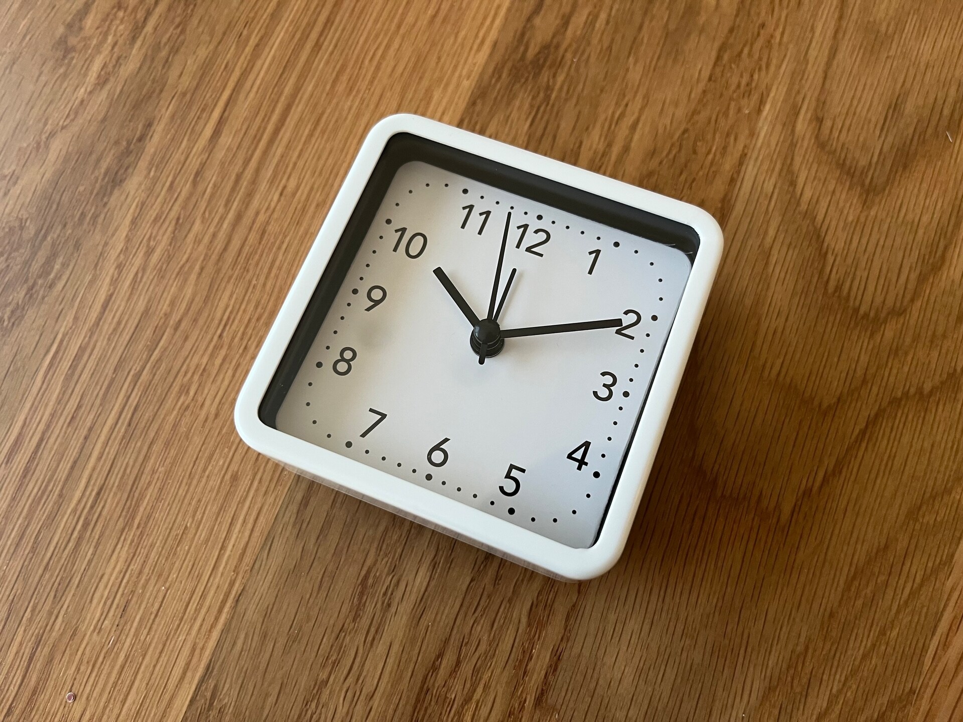 【100均】置き時計を5個買ってみた!ダイソー・セリア・キャン★ドゥの売り場を調査