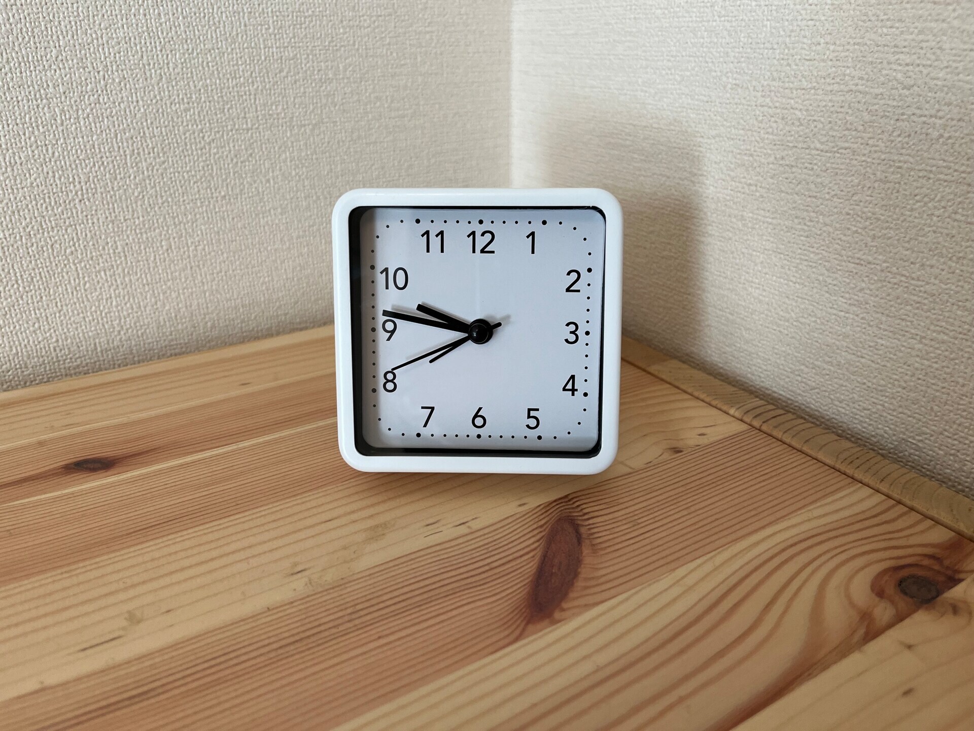 【100均】置き時計を5個買ってみた!ダイソー・セリア・キャン★ドゥの売り場を調査