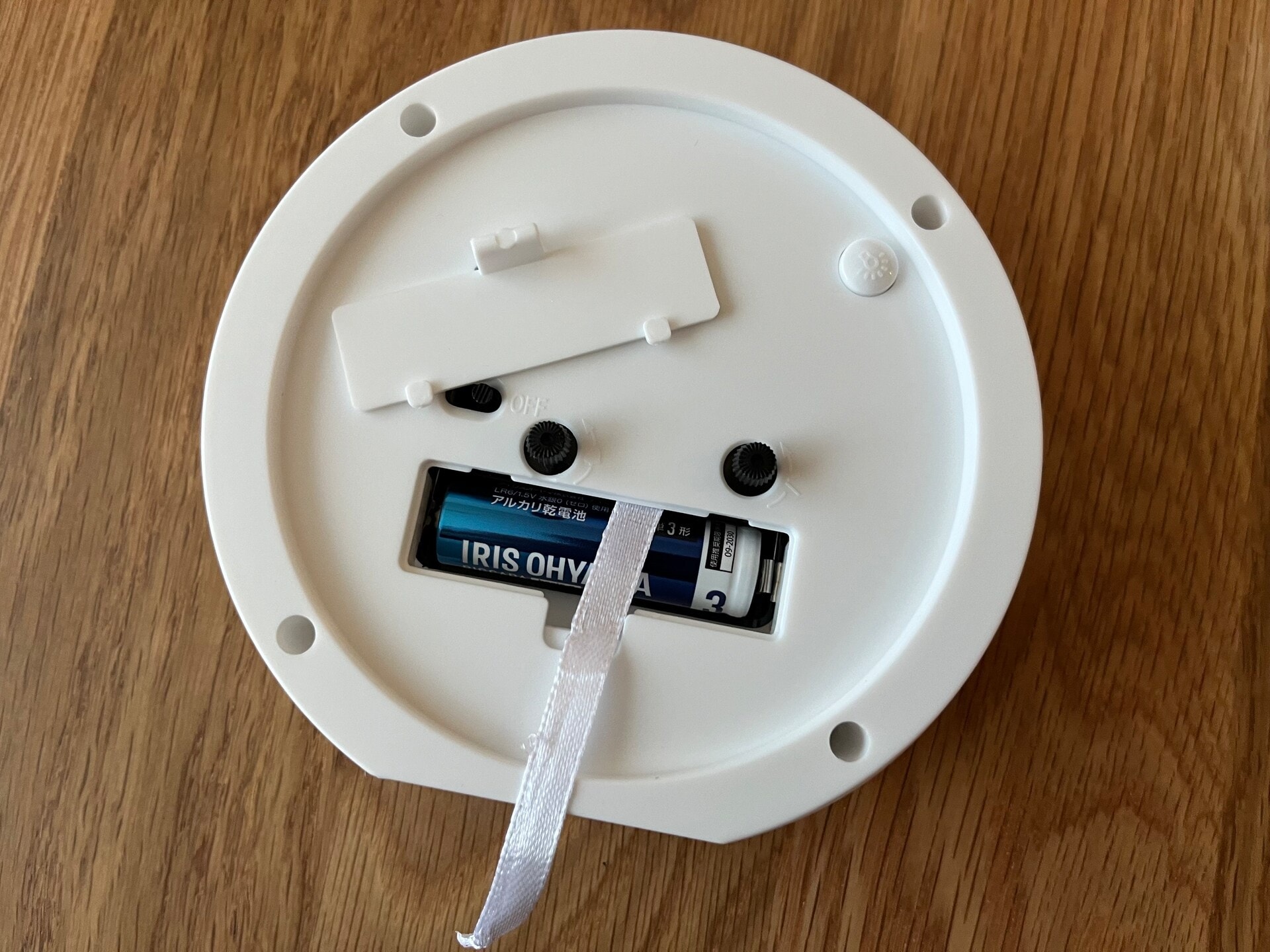 【100均】置き時計を5個買ってみた!ダイソー・セリア・キャン★ドゥの売り場を調査