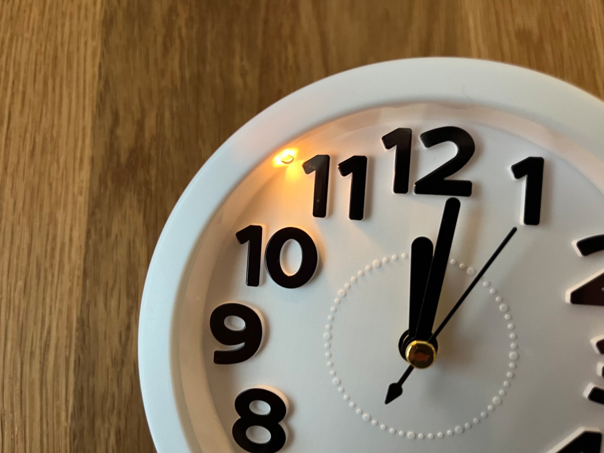 【100均】置き時計を5個買ってみた!ダイソー・セリア・キャン★ドゥの売り場を調査