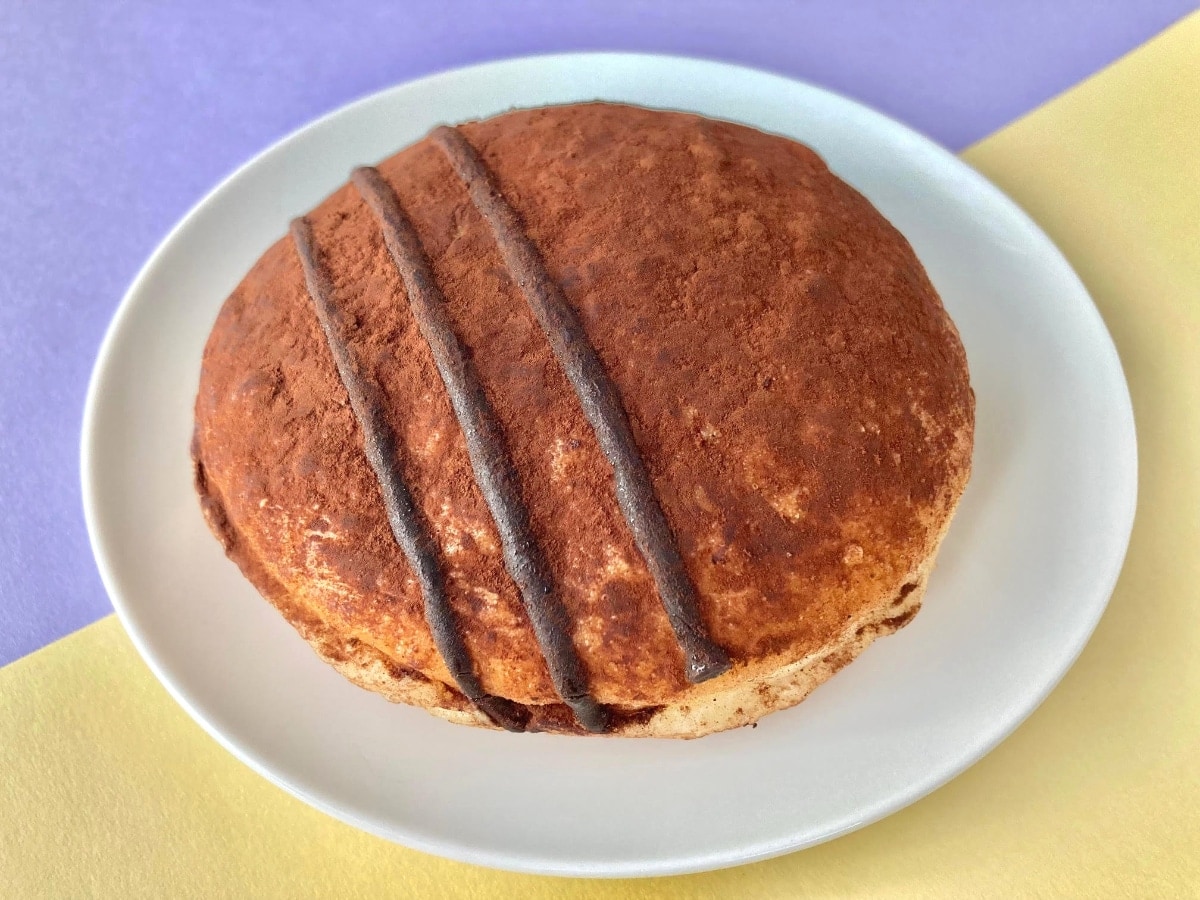 クリームたっぷりで嬉しい！甘さのバランスもよき！【セブン】ティラミスクリームが入ったドーナツ