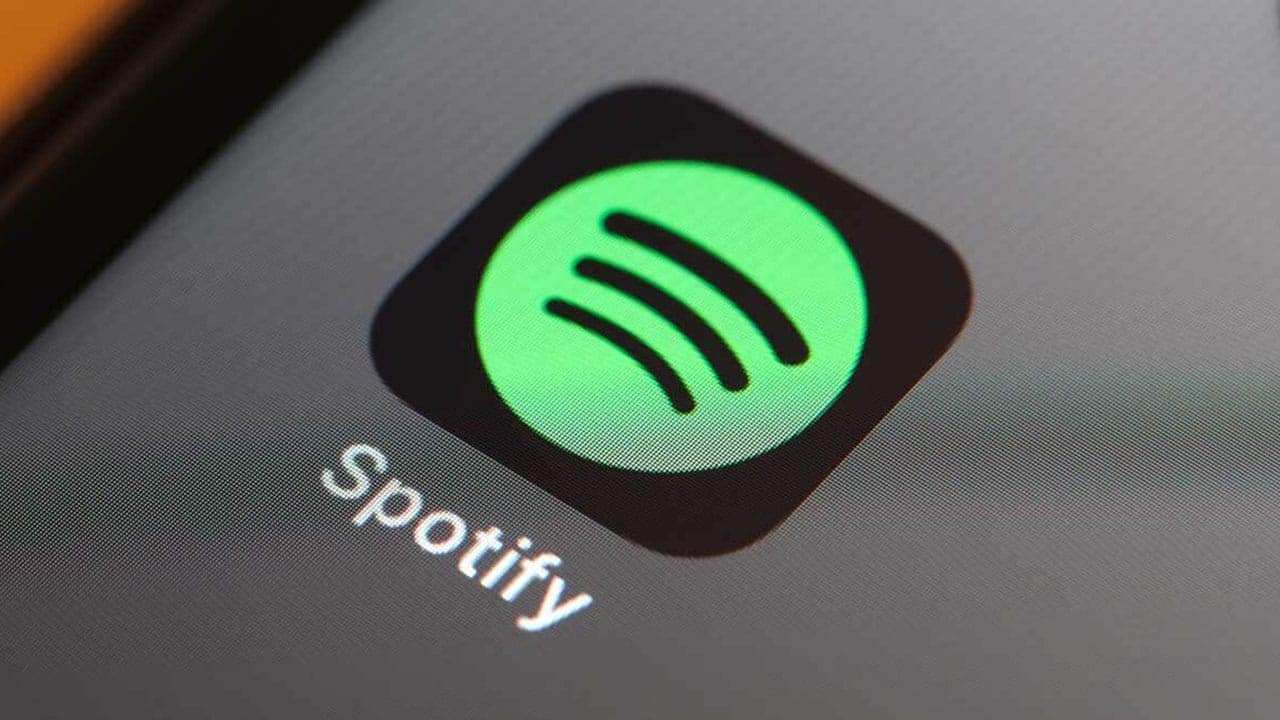 Spotifyの仕様は「意味が分からない」?再生中に違う曲が流れるなど諸問題への対処法