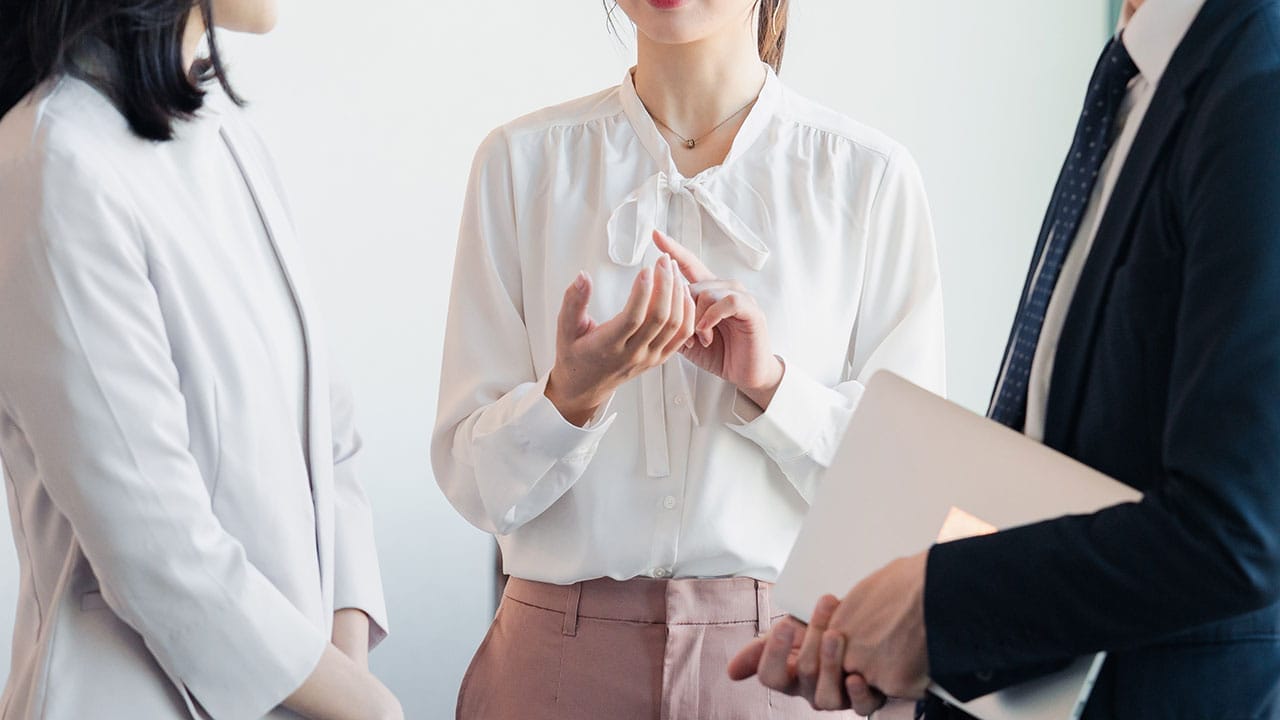 20代は“会って話したい”派?出社増で社内コミュニケーションに世代差も明らかにの画像1