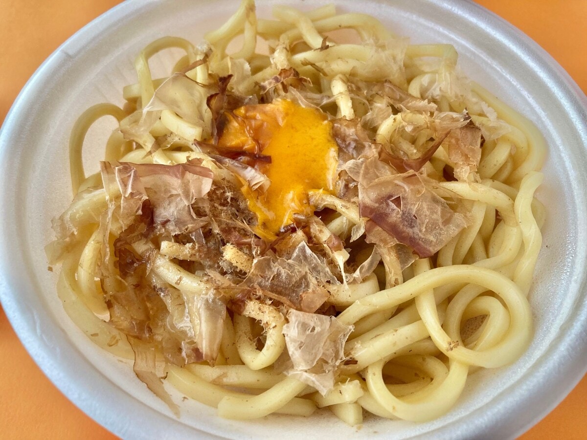 ボリューム感がヤバいぞ！ワサビが決め手！【ファミマ】がっつり系まぜ麺
