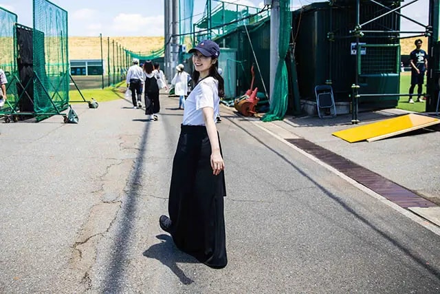 選手もファンも、この道を通ります。