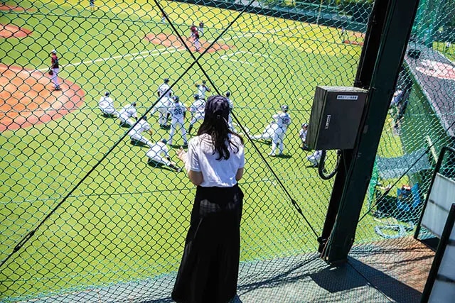 アップ中のヤクルトの選手。それを見ている私。