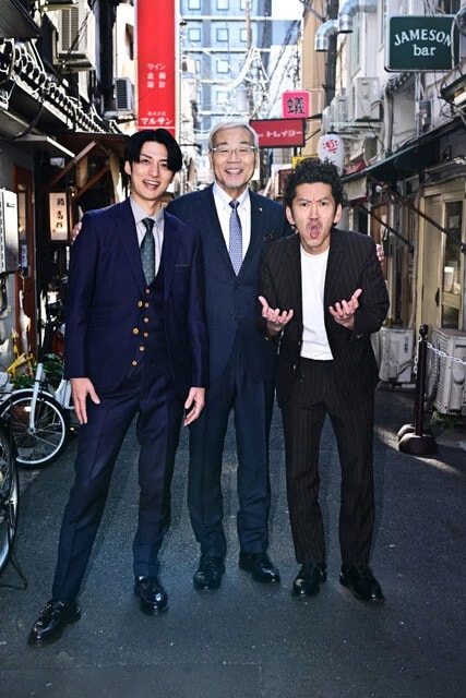 『THE SECOND』で優勝したツートライブと、本誌で「オール巨人の劇場漫才師の流儀」を連載しているオール巨人