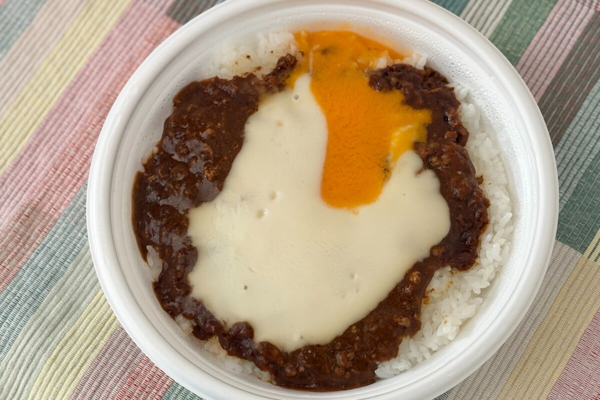 スパイスがきいてて絶品！【ファミマ】人気店の監修グルメは本格派の味