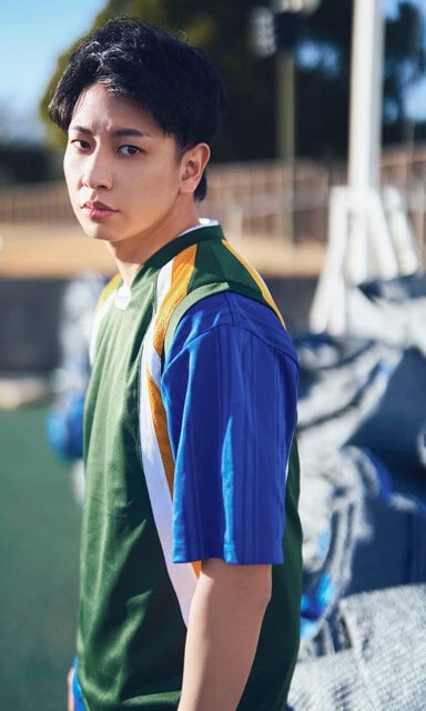 RAB兼任のVtuberオタク、ネス。好きなタイプは、銀髪丸顔ショートの人。「キャラでいうなら、『ニーア オートマタ』（ゲーム）の主人公・2B(トゥービー)みたいな感じがいいです」撮影中はポージングを取るたびに「セクシーすぎる」とスタッフ間で話題になっていた