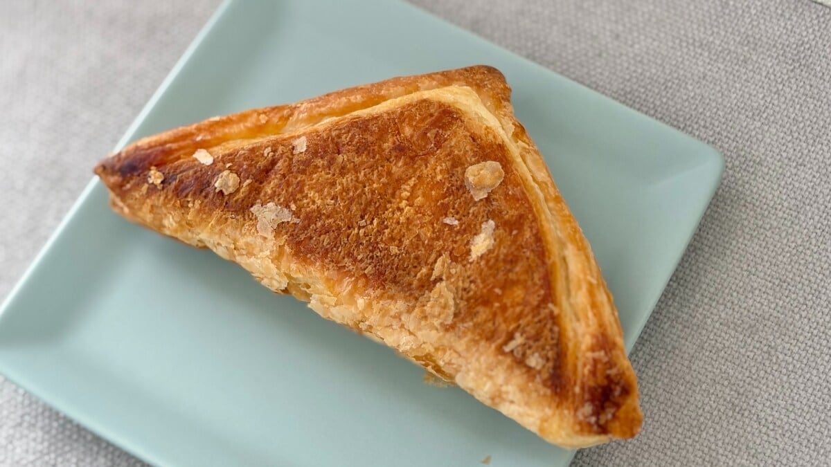 りんごのごろっと感とカスタードの甘みが贅沢!【ローソン】の新作パイ