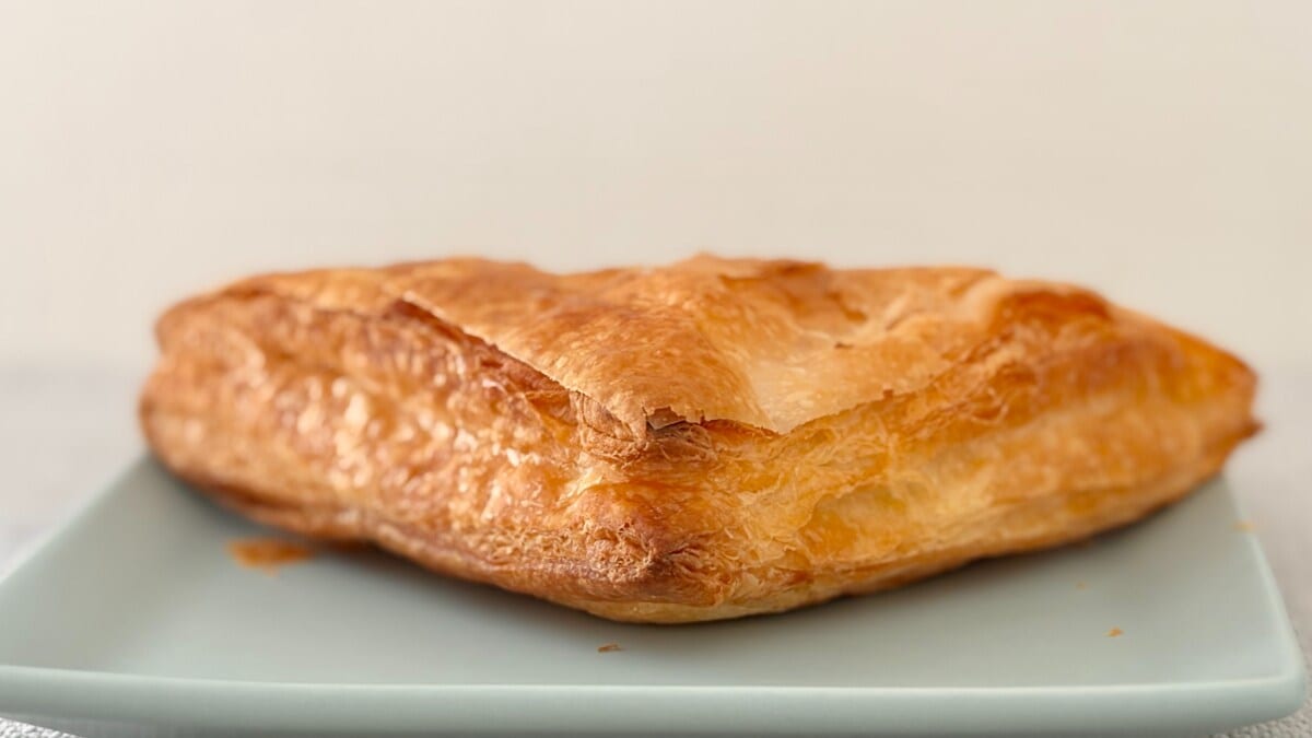 りんごのごろっと感とカスタードの甘みが贅沢!【ローソン】の新作パイ