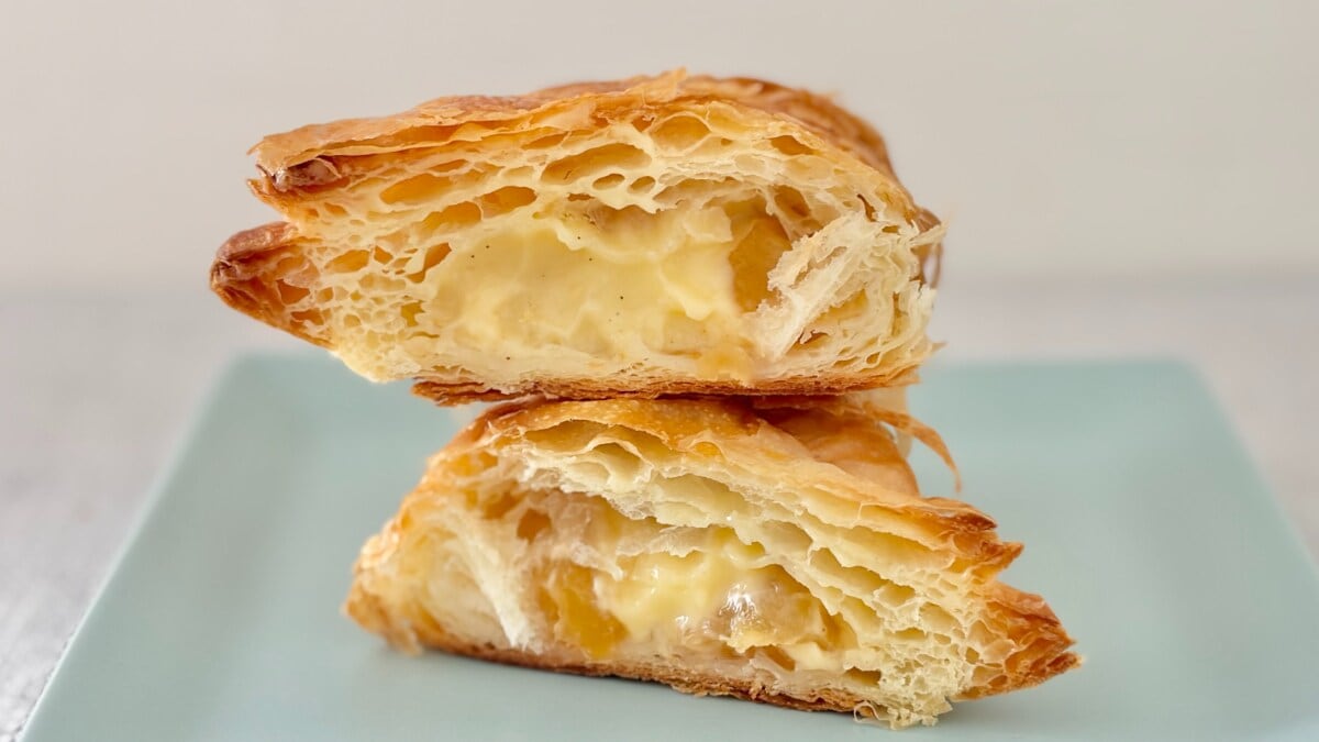 りんごのごろっと感とカスタードの甘みが贅沢!【ローソン】の新作パイ