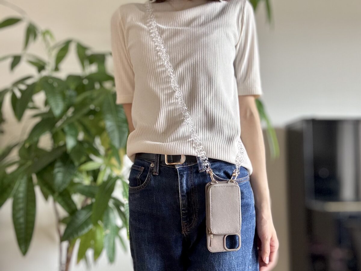 【ダイソー】スマホショルダーが可愛すぎ♡長さやシートの形状も徹底比較！