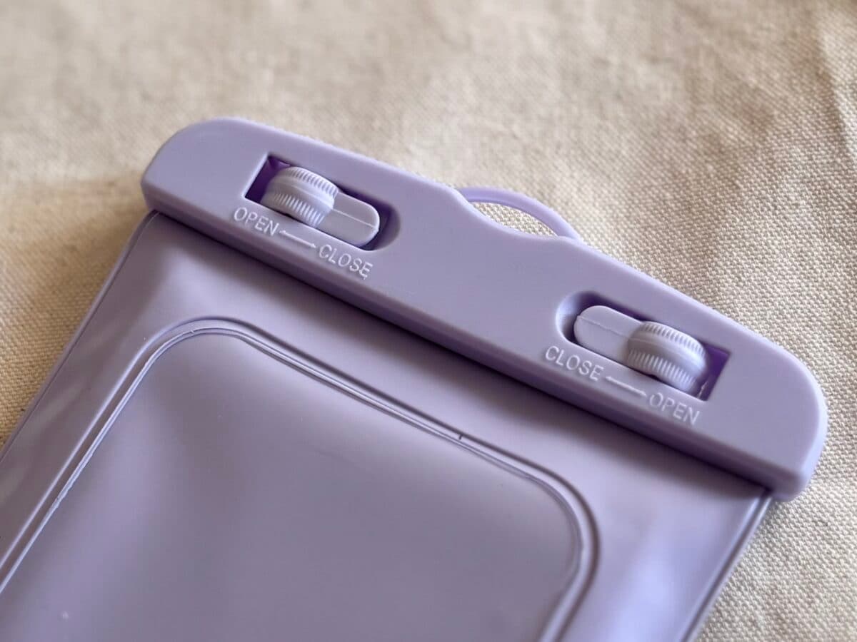 【ダイソー】スマホショルダーが可愛すぎ♡長さやシートの形状も徹底比較！