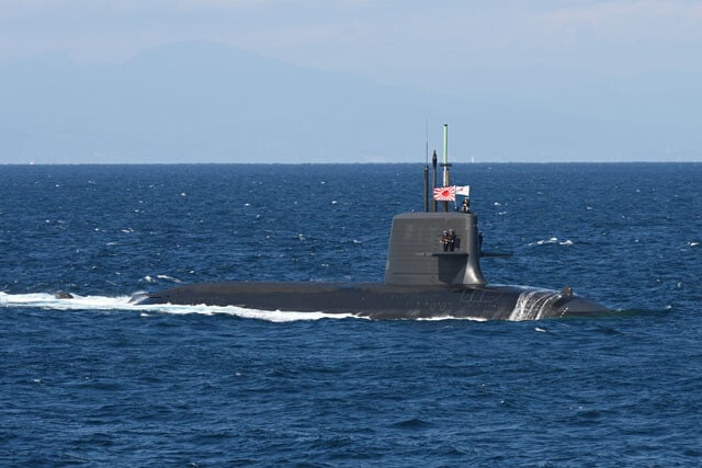 海自最新鋭ディーゼル潜水艦「たいげい」。リチウムイオン電池を使用。全長84m、3000t、水中速力20ノット