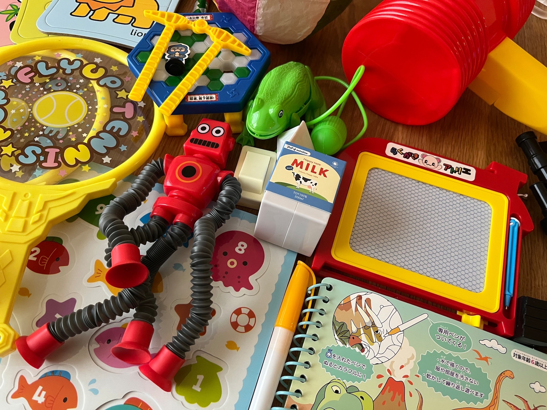 100均おもちゃを13個買ってきた!赤ちゃんから小学生まで楽しめる人気商品を紹介