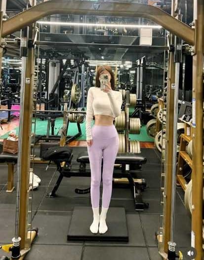 Instagram:ダレノガレ明美(@darenogare.akemi)より