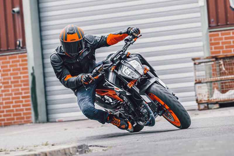 【KTM】「RC 390／GP」’22-23 および「890 DUKE GP」’23 モデルの希望小売価格を改定 記事3