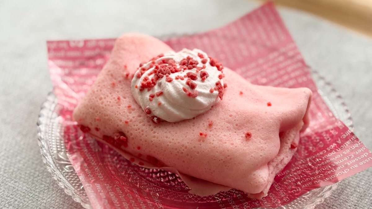 いちごダイスが贅沢!【ローソン】に人気ケーキの味がするコラボクレープ