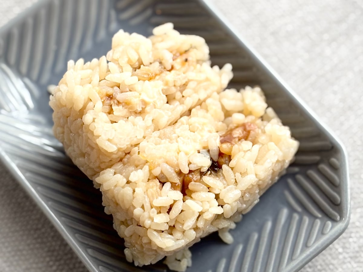 「絶妙な味してる」【ファミマ】に登場した人気店監修おむすびの味は？