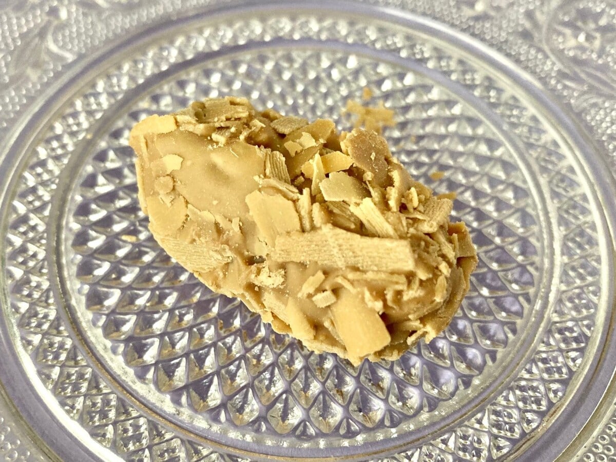 風味やくちどけのよさにびっくり！【カルディ】バレンタインにぴったりの「フレークトリュフ ブロンド」