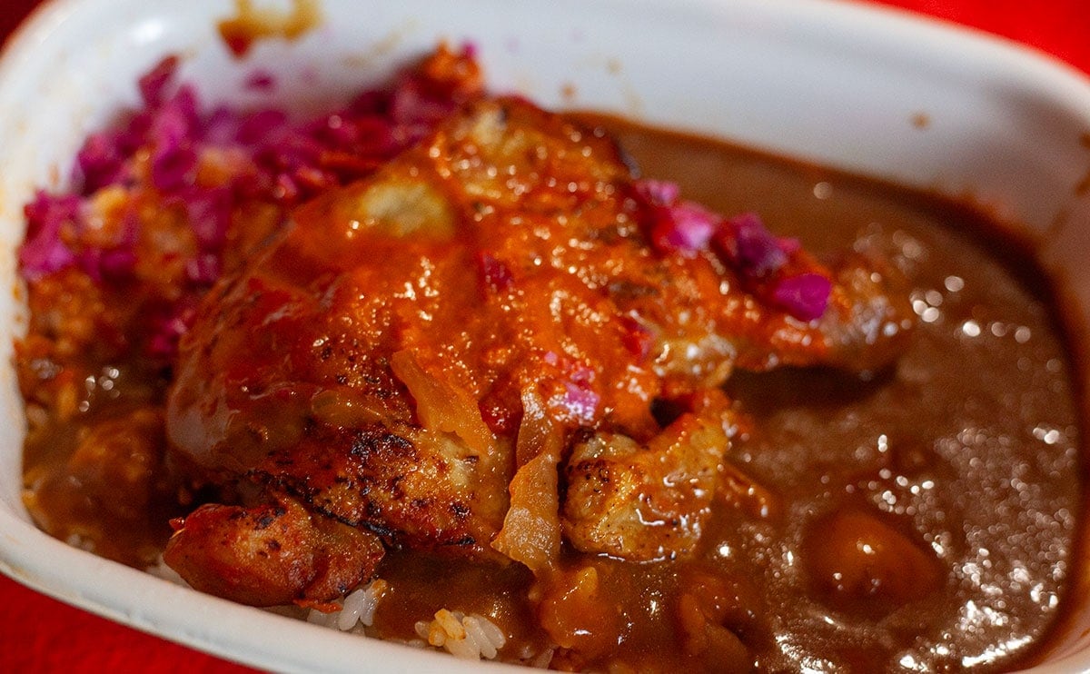 「クオリティに驚く」【すき家】が激うますぎる『カレー』を生み出したぞ！！