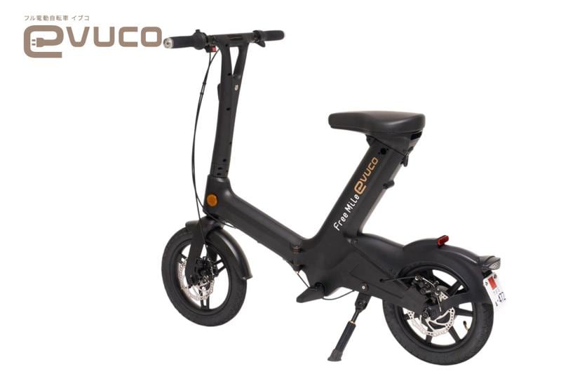 免許不要の“原付”evuco、ハンマーで叩いても壊れない頑丈ボディに特殊モーターで坂道スイスイ　コンセプトは「大人が自然に乗れる一台」