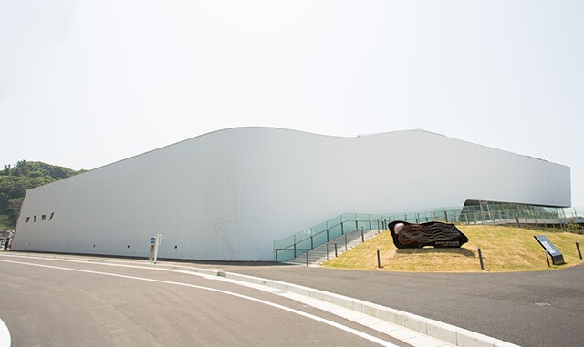 世界一のクラゲ水族館にはクラゲのアイスまである！【鶴岡市立加茂水族館】