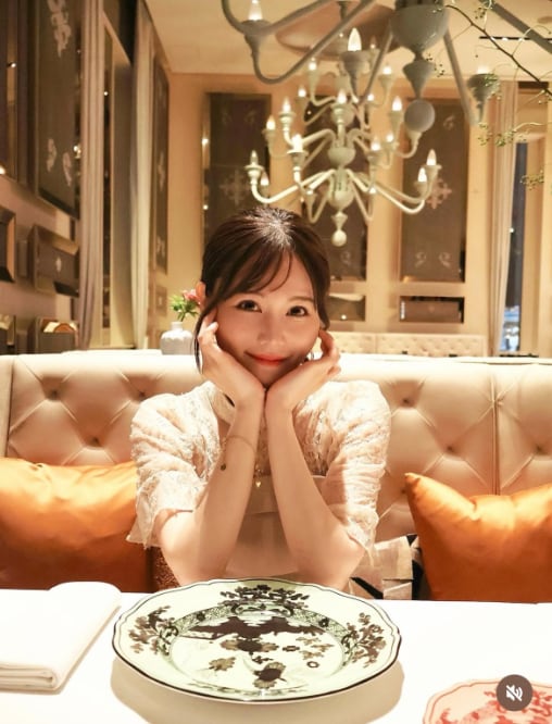 Instagram:込山榛香(@komiharu_official)より