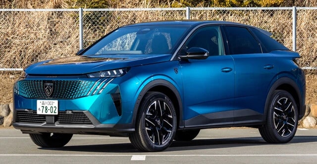 プジョー3008 GTハイブリッドアルカンターラパッケージ 価格:573万円~ ヘッドライトから下へ走る3本のLEDは、ライオンの爪痕を表現しているのだという