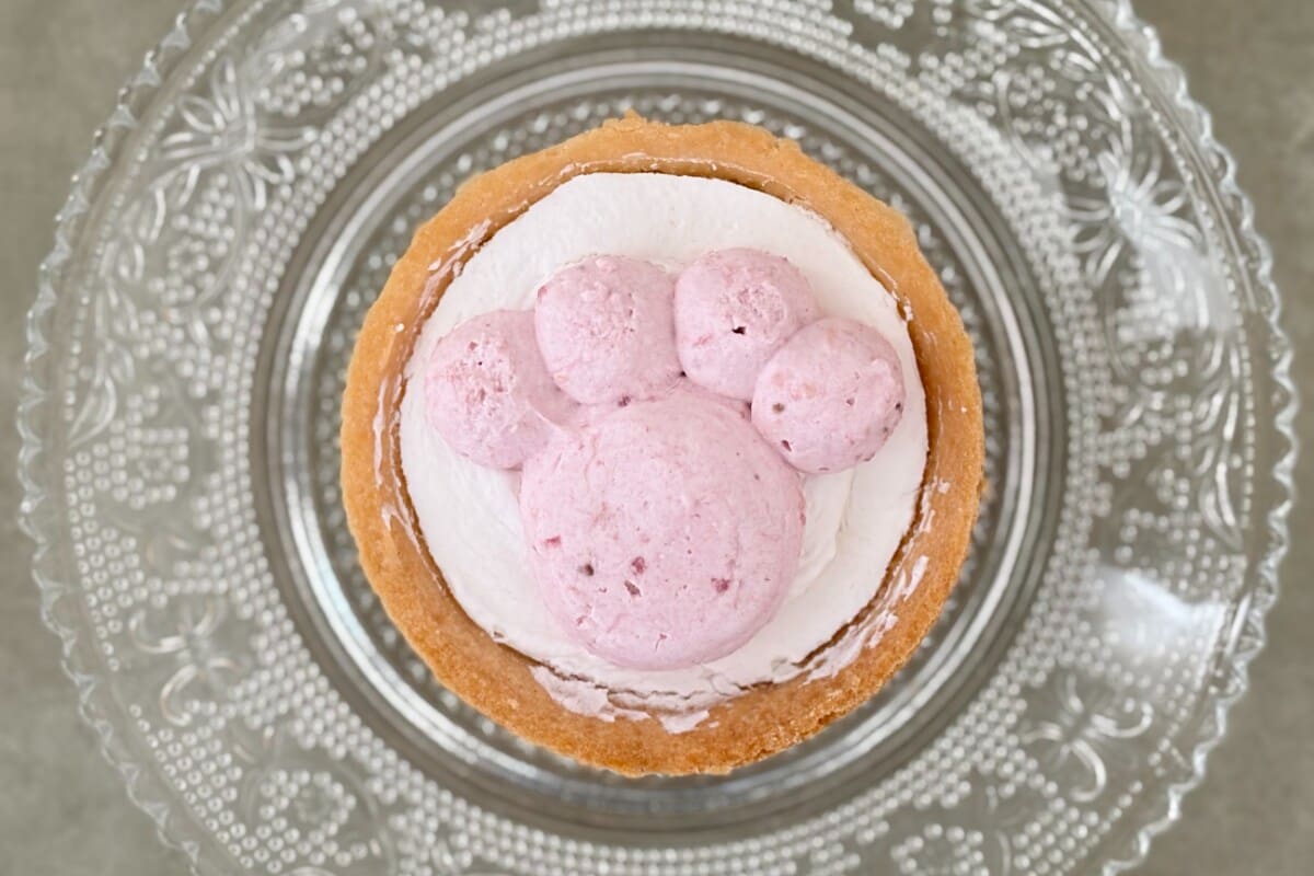 「いちごとチョコの割合が神」【ファミマ】の限定品は外にも中にも大満足