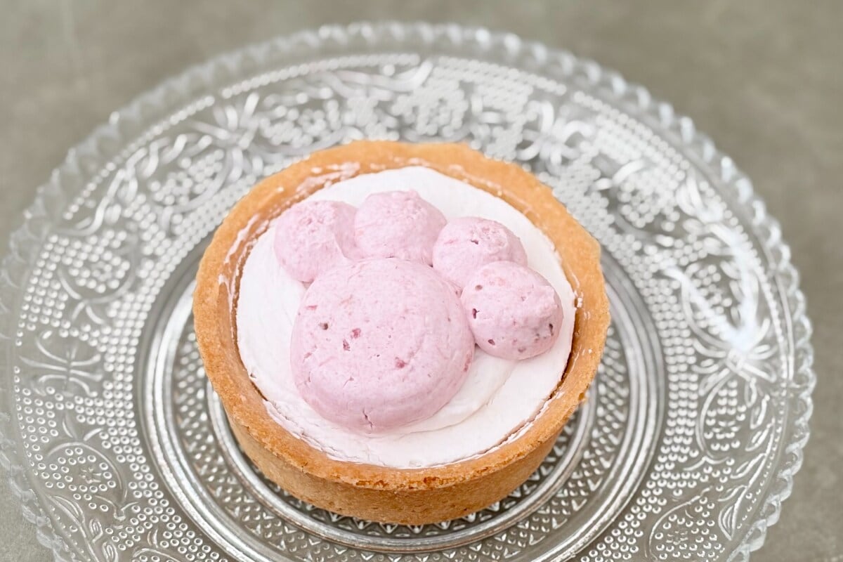 「いちごとチョコの割合が神」【ファミマ】の限定品は外にも中にも大満足