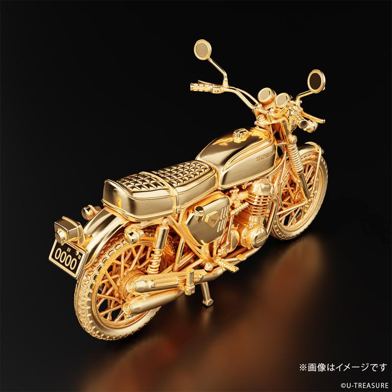 【Honda】”ナナハン”の代名詞「CB750FOUR」1969年モデルの1/24サイズ シルバー製フィギュア。ナンバープレートにシリアルナンバーを刻印