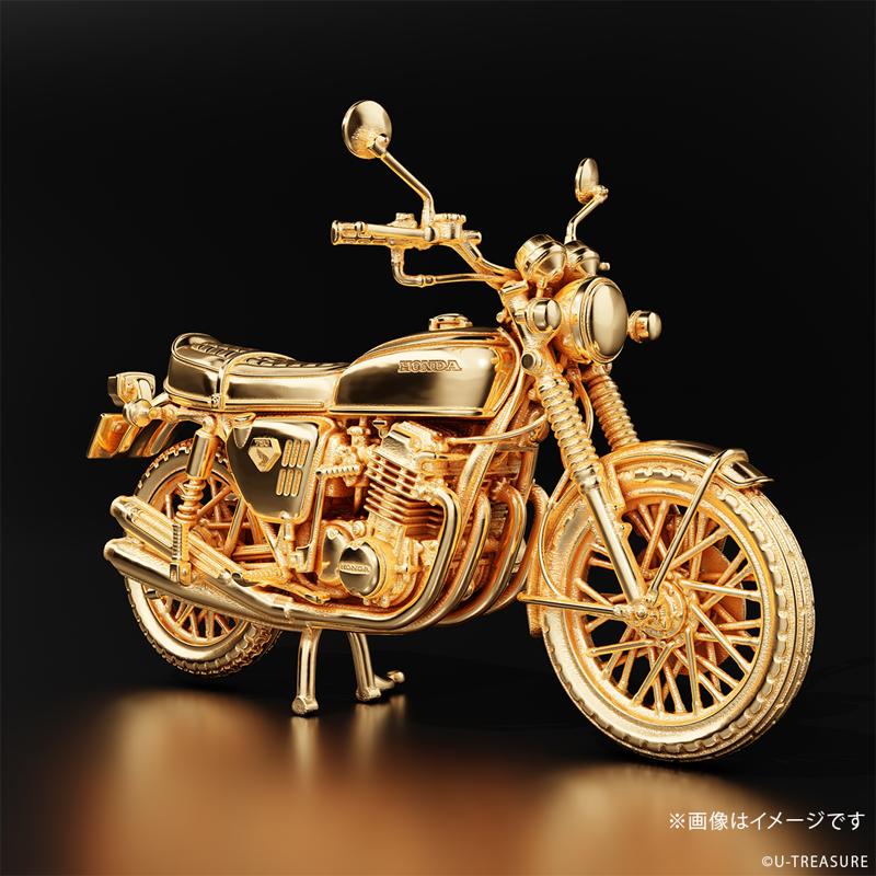 【Honda】”ナナハン”の代名詞「CB750FOUR」1969年モデルの1/24サイズ シルバー製フィギュア。ナンバープレートにシリアルナンバーを刻印