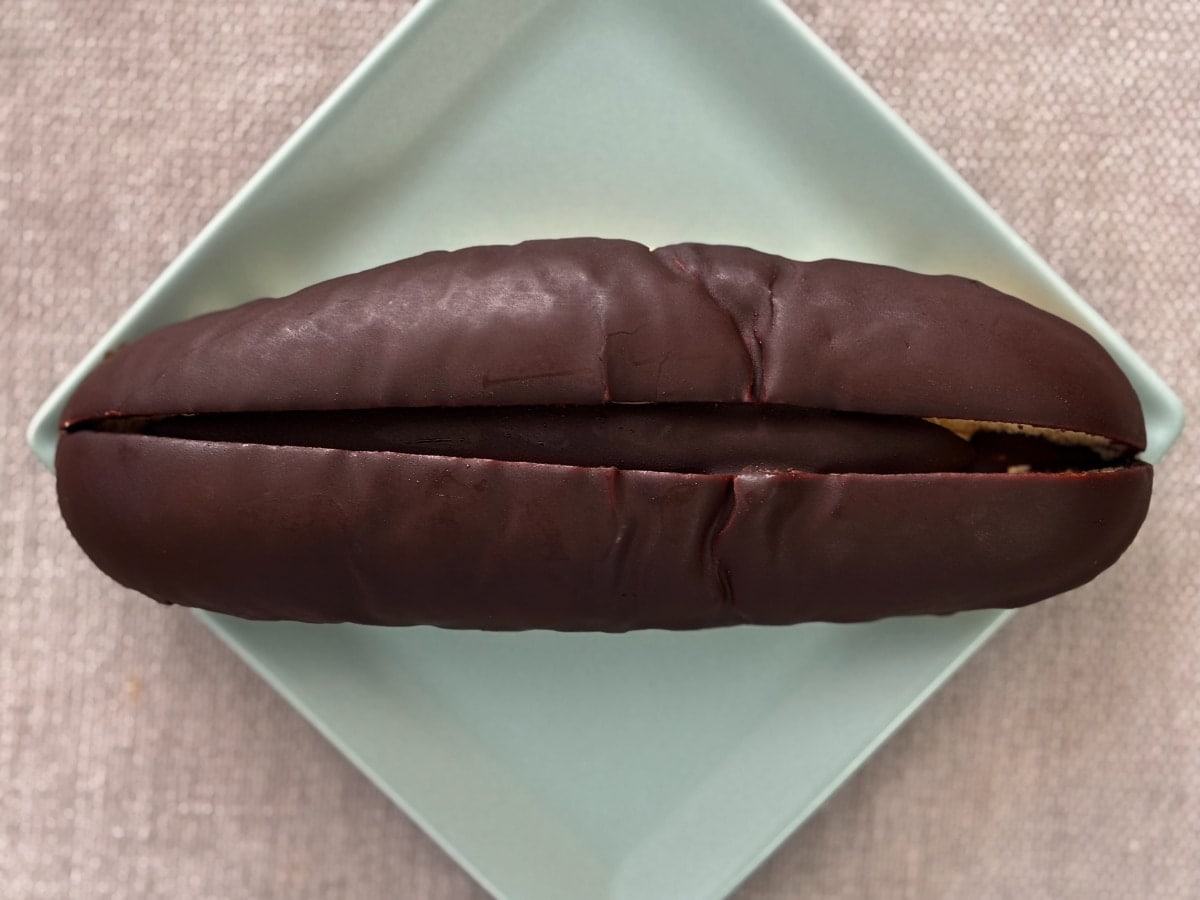 チョコが主役!と思いきや?【ファミマ】のパンはそれ以外もおいしい