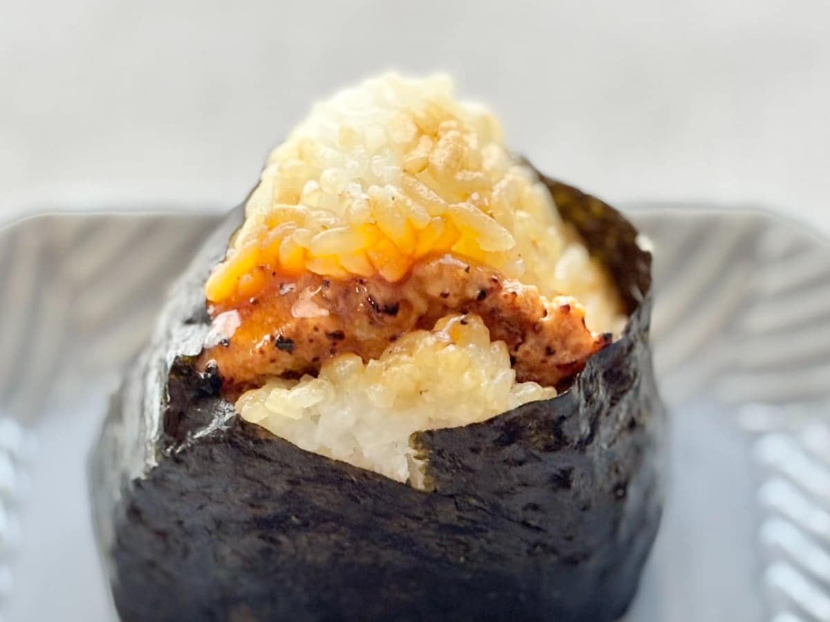 コリコリ食感＆香ばしさがいい感じ！【ファミマ】のおにぎりがリピ確定