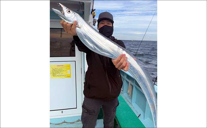 【沖のルアー釣果速報】持ち上がらないほどの重量感!ジギング船で7kg超えブリ手中に歓喜(愛知)